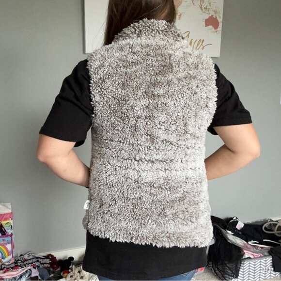Simply Southern | Gray & Navy Vegan Faux Fur Sherpa Teddy Vest | Size Small - Picture 5 of 13
